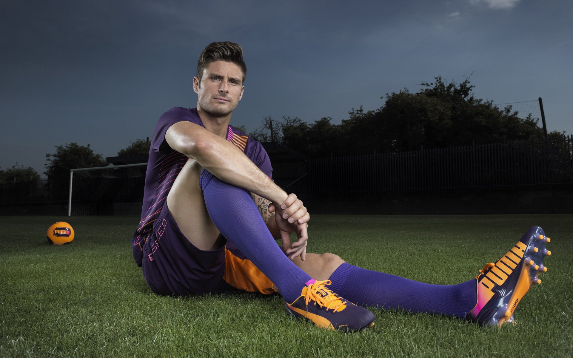 尼斯中锋背身拿球组织攻势稳定,nba尼克斯中锋