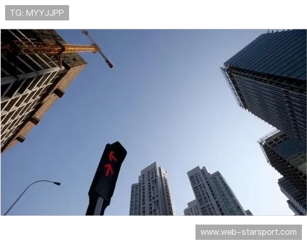 太阳加薪失败冬窗地震：足球世界的瞬间震撼与未来风向